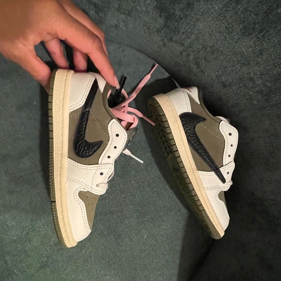 Travis Scott Nike Dunks - Picture 7 of 7